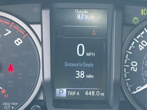 Used 2023 Toyota Tacoma TRD Off-Road w/ Technology Package AWD/4WD image 10