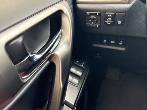 Used 2022 Lexus GX 460 Premium w/ Accessory Package image 11
