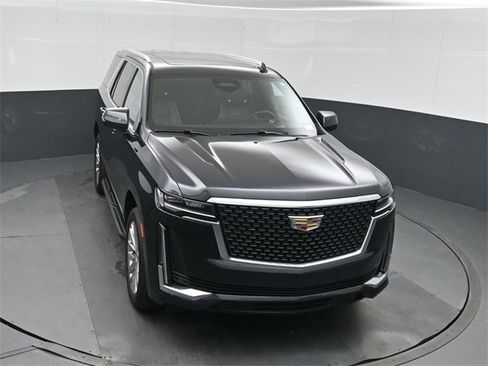 Used 2022 Cadillac Escalade Premium Luxury image 38