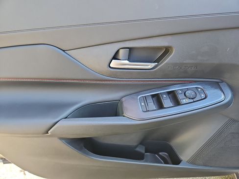 New 2026 Nissan Sentra SR FWD image 10
