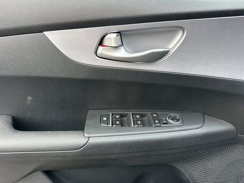 Used 2024 Kia Forte LXS image 10