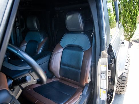 Used 2024 Ford Bronco Outer Banks AWD/4WD image 15