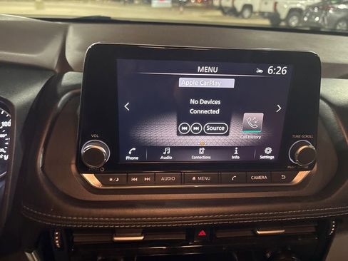 Used 2022 Nissan Rogue SV image 15