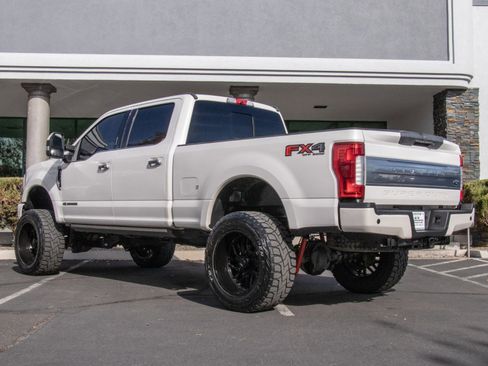 Used 2019 Ford F350 Limited image 5