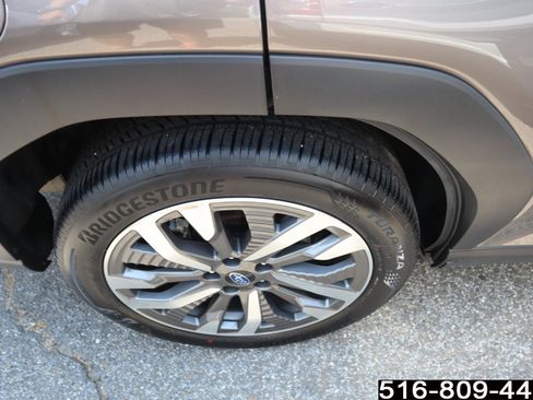 Used 2025 Subaru Forester Touring AWD/4WD image 6