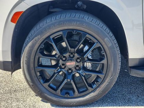 Used 2023 GMC Yukon SLT image 7