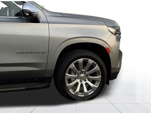 Used 2024 Chevrolet Suburban Premier AWD/4WD image 9