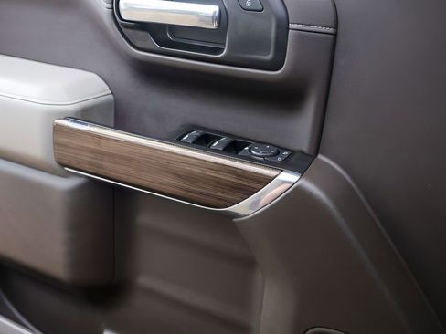 Used 2020 Chevrolet Silverado 1500 RST w/ Texas Edition image 23