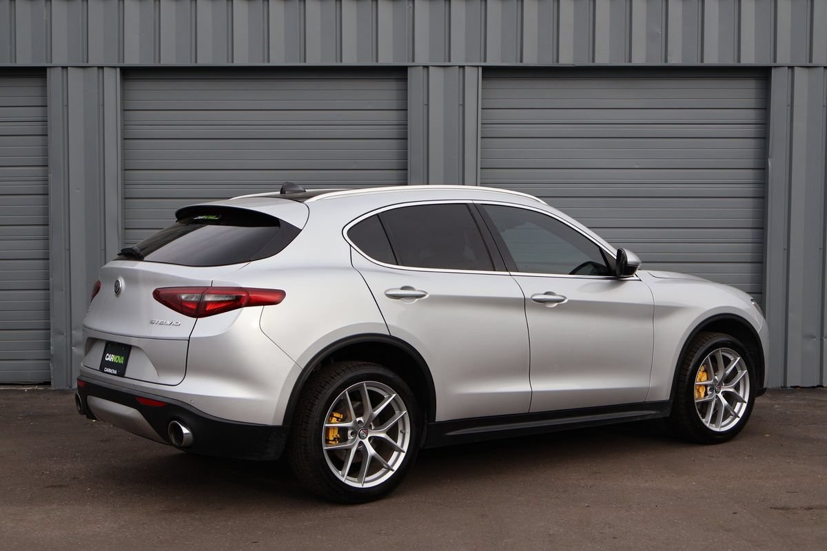 Used 2018 Alfa Romeo Stelvio Ti AWD/4WD image 6