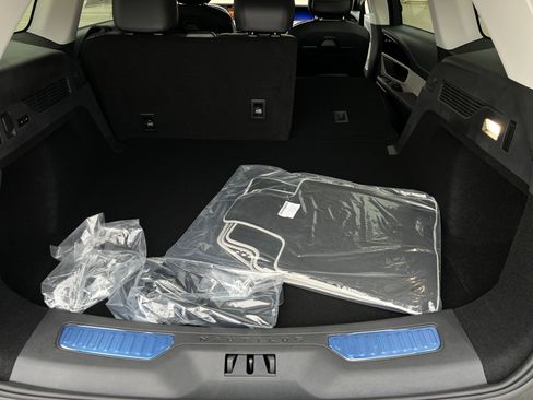 New 2025 Lincoln Nautilus Premier image 34