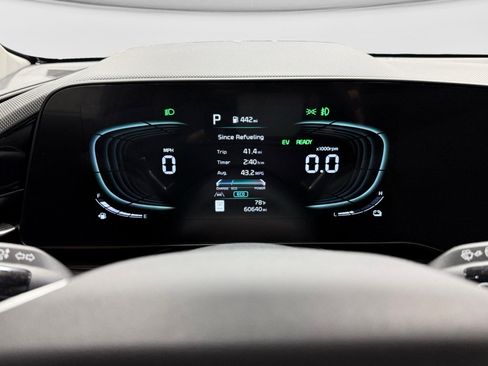 Used 2023 Kia Niro EX Touring FWD image 8
