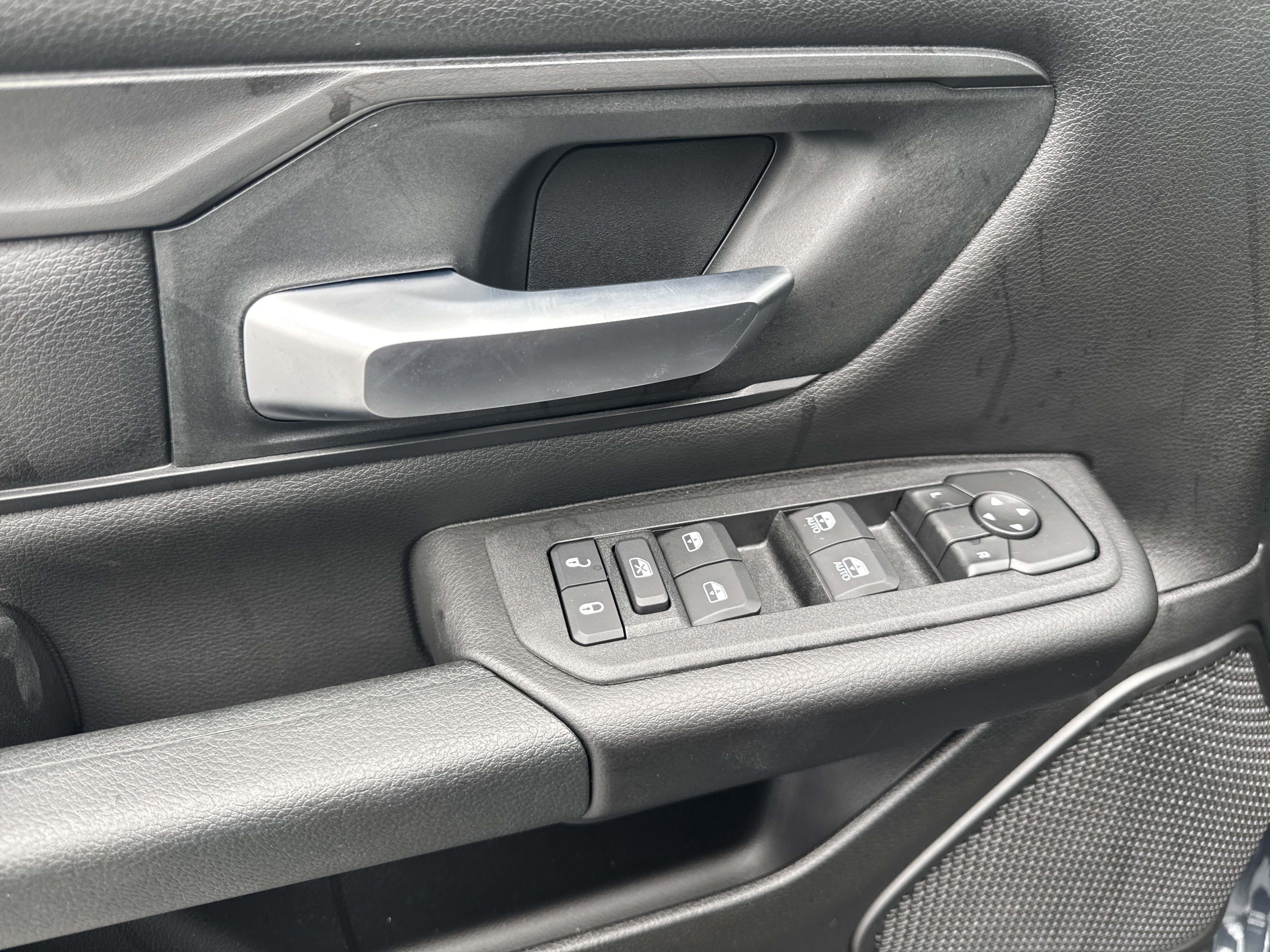 New 2026 RAM 1500 Express AWD/4WD image 11