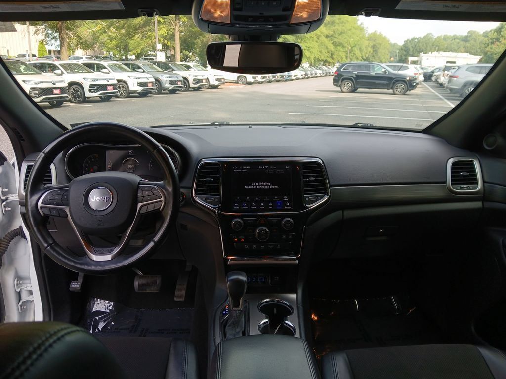 Used 2020 Jeep Grand Cherokee Altitude AWD/4WD image 26