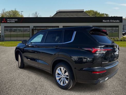 New 2026 Mitsubishi Outlander ES image 3