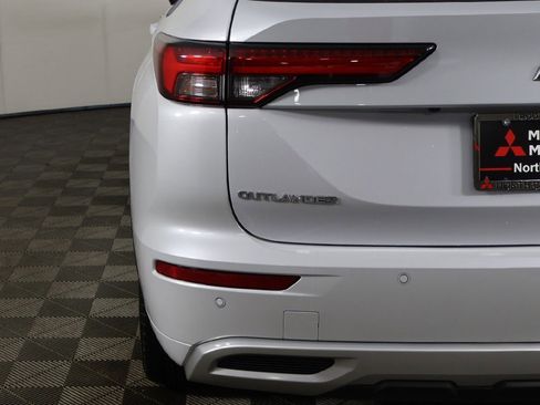 New 2025 Mitsubishi Outlander SEL image 19