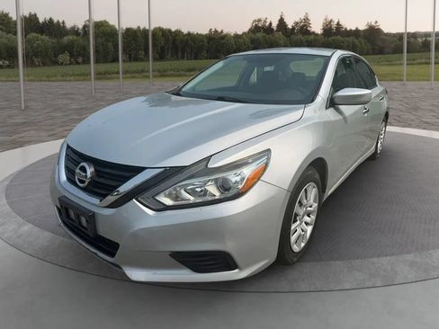 Used 2017 Nissan Altima 2.5 S w/ Power Driver Seat Package FWD image 1