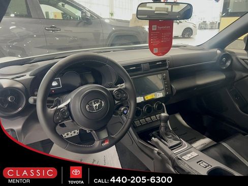 New 2025 Toyota GR86 Premium image 6
