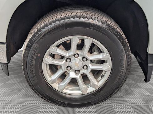 Used 2023 Chevrolet Silverado 1500 LT AWD/4WD image 10