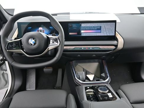 Used 2025 BMW X3 xDrive30i w/ Premium Package image 32