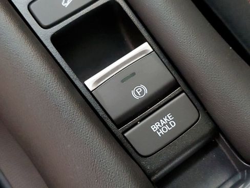 Certified 2025 Honda HR-V Sport image 29