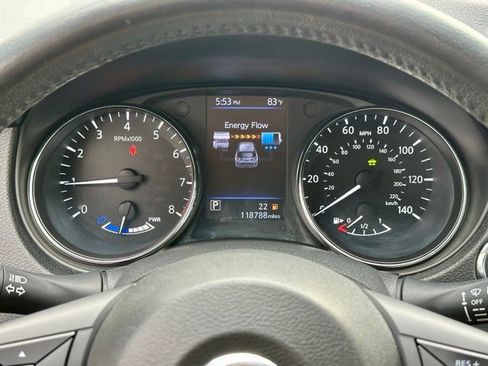 Used 2018 Nissan Rogue SL FWD image 36