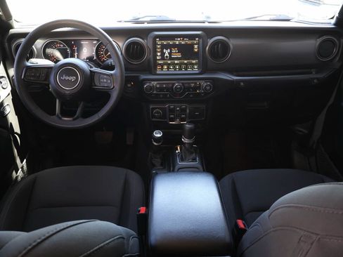 Used 2023 Jeep Gladiator Sport AWD/4WD image 11