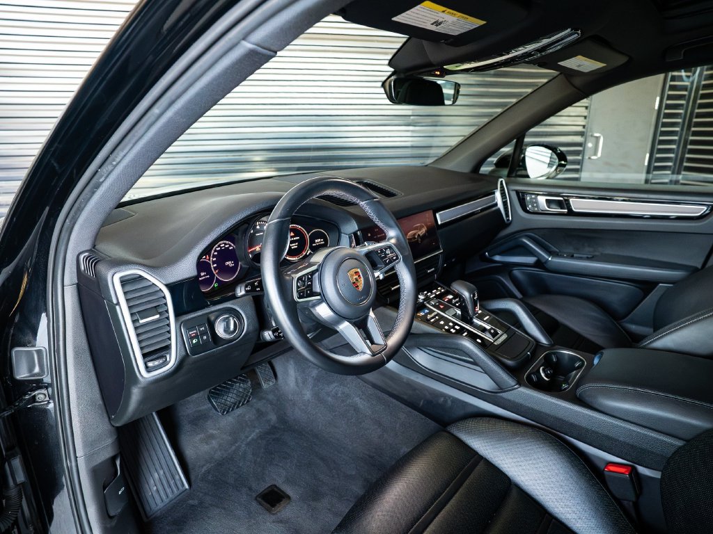 Certified 2023 Porsche Cayenne Platinum Edition AWD/4WD image 4