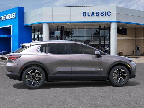 New 2026 Chevrolet Equinox EV LT image 5