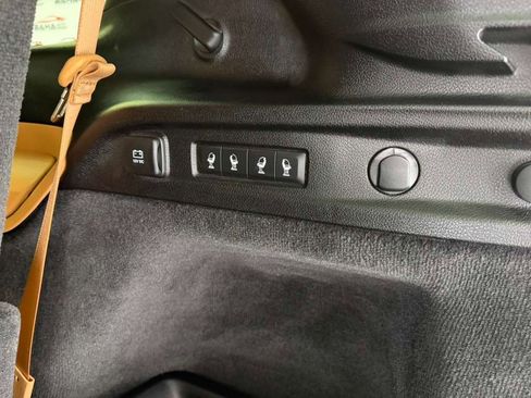 Used 2021 Jeep Grand Cherokee L Summit w/ Luxury Tech Group V AWD/4WD image 36