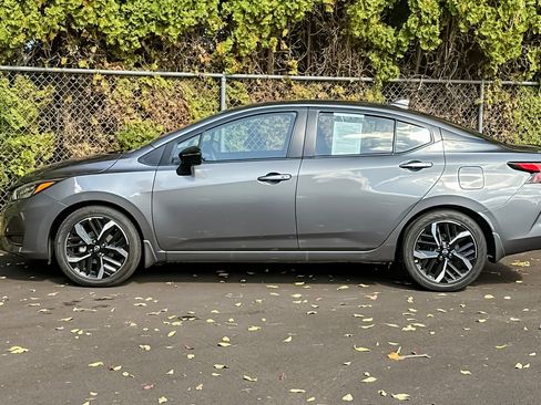 Used 2025 Nissan Versa SR w/ Trunk Package image 8