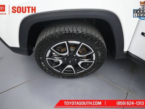 Used 2024 Jeep Compass Trailhawk AWD/4WD image 34