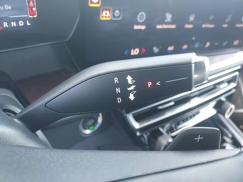 Used 2025 Chevrolet Traverse Z71 w/ Enhanced Driving Package AWD/4WD image 27