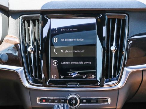 Used 2018 Volvo S90 T5 Momentum w/ Convenience Package FWD image 18
