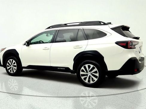 Used 2024 Subaru Outback Premium AWD/4WD image 7