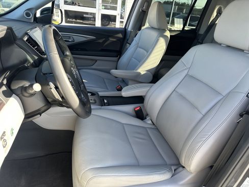 Used 2023 Honda Ridgeline RTL-E image 10