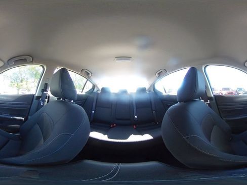 Used 2025 Nissan Altima 2.5 SV FWD image 43
