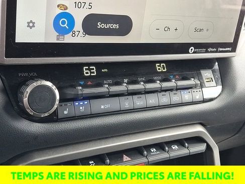 Used 2023 Toyota Tundra Limited image 17