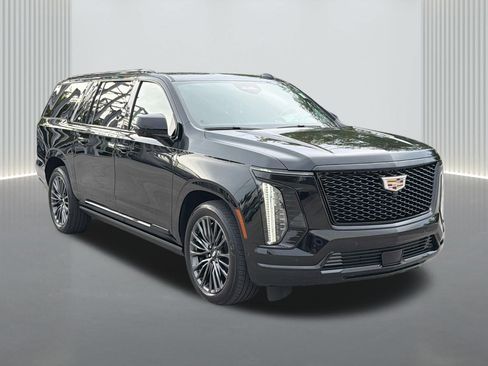 Used 2025 Cadillac Escalade ESV Sport Platinum AWD/4WD image 9