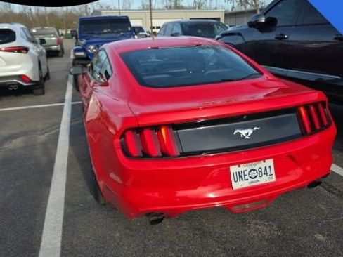 Used 2016 Ford Mustang EcoBoost image 3
