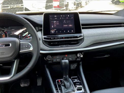 New 2025 Jeep Compass Latitude image 13