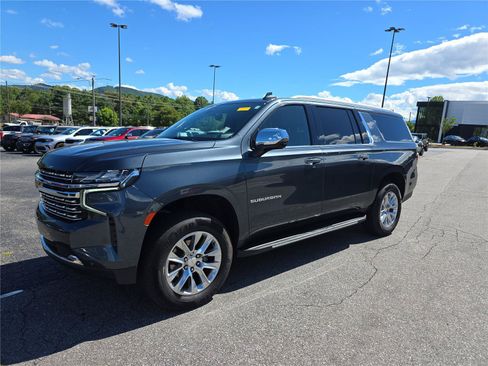 Used 2021 Chevrolet Suburban Premier w/ Premium Package AWD/4WD image 7