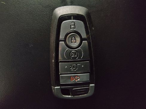 Used 2022 Ford Explorer Limited image 32