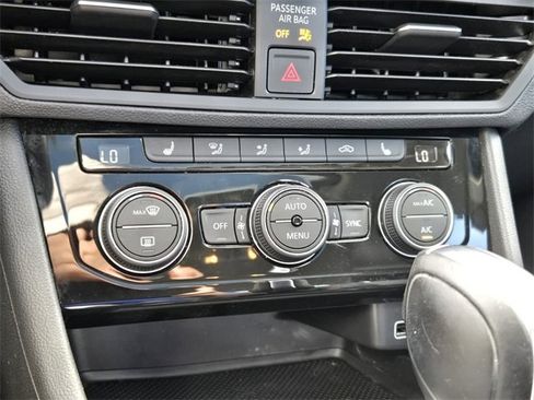 Used 2019 Volkswagen Jetta SEL image 22