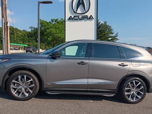 Used 2023 Acura MDX SH-AWD w/ Technology Package image 2