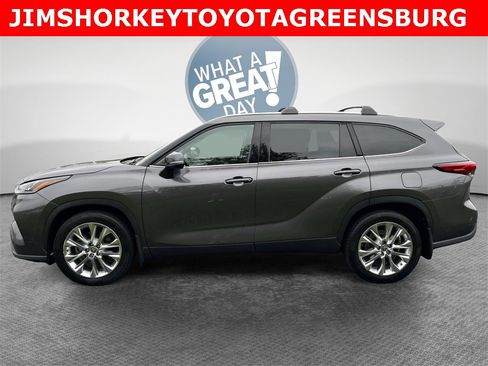 Used 2021 Toyota Highlander Limited image 7