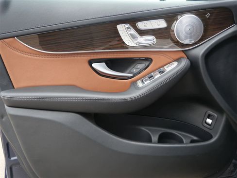 Used 2019 Mercedes-Benz GLC 300 4MATIC Coupe image 9