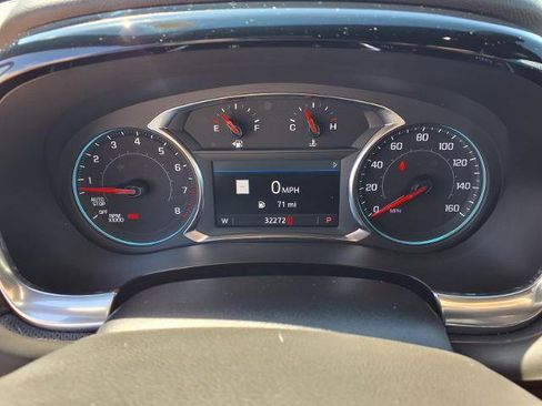 Used 2023 Chevrolet Traverse RS FWD image 15