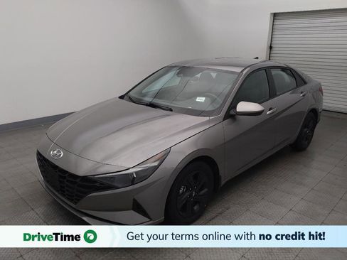 Used 2023 Hyundai Elantra SEL image 1
