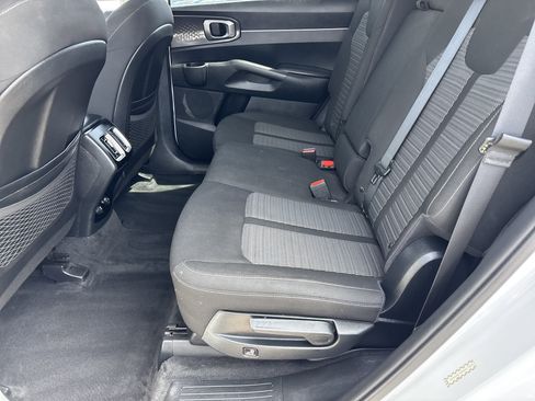 Used 2021 Kia Sorento LX FWD image 16