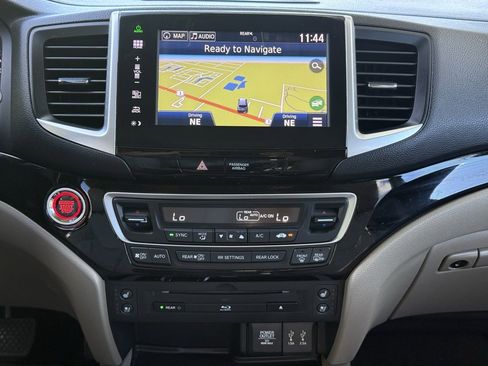 Used 2016 Honda Pilot Elite image 11